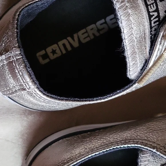 Converse All Star EUC women's metallic gold tennis shoes size 7 - Picture 6 of 9